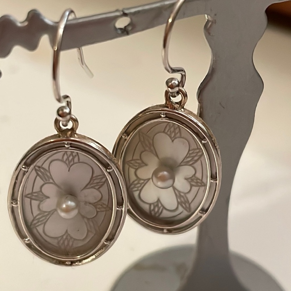 14K WG pearl & mother of pearl earrings
